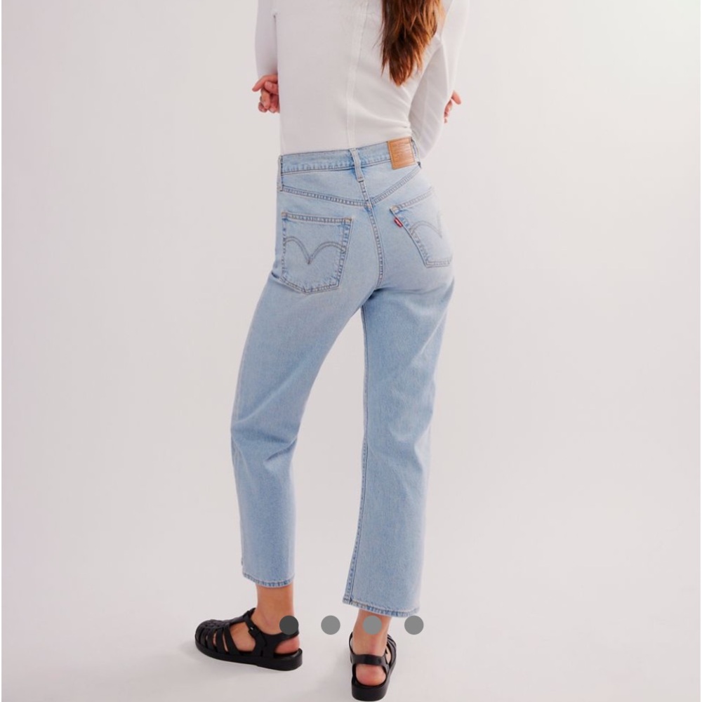 Levi’s Wedgie Straight - High Rise Button Fly